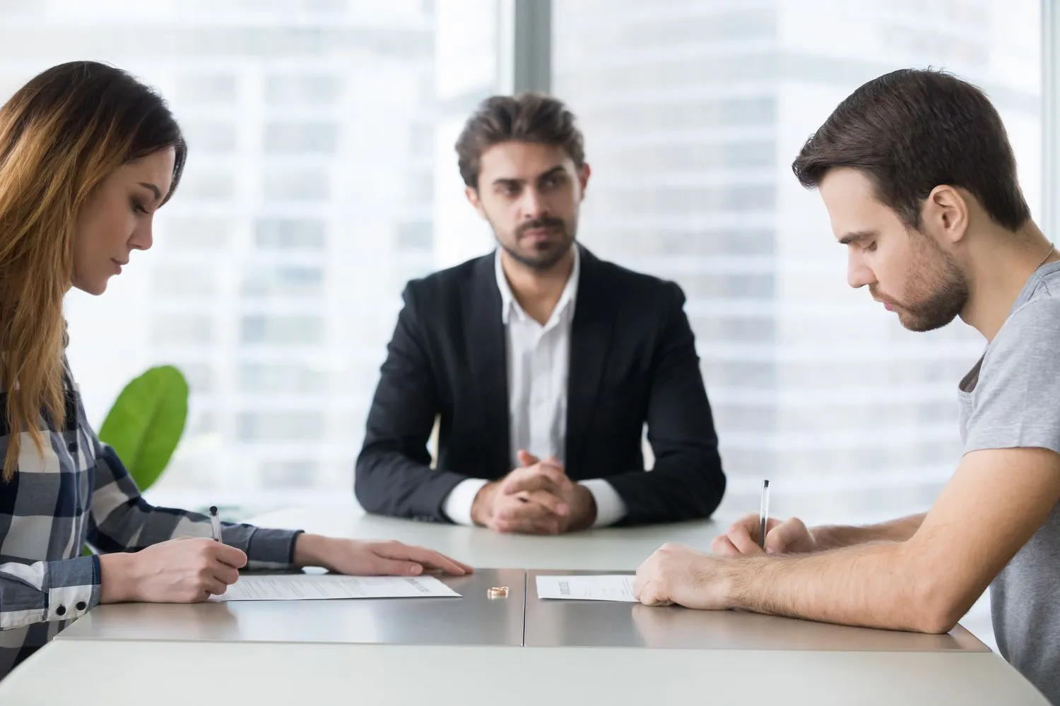 How EH Mediation Guides Couples Toward Fair and Balanced Outcomes Wigan